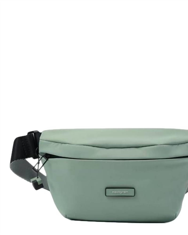 Front of a size O/S Halo Waist Pack in Northern Green in Northern Green by Hedgren. | dia_product_style_image_id:328930